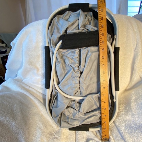 BNWT Foldable heavy lined cooler/picnic basket. - Picture 16 of 16